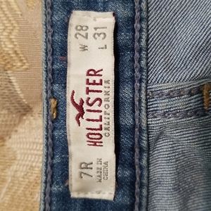 Distressed skinny jeans